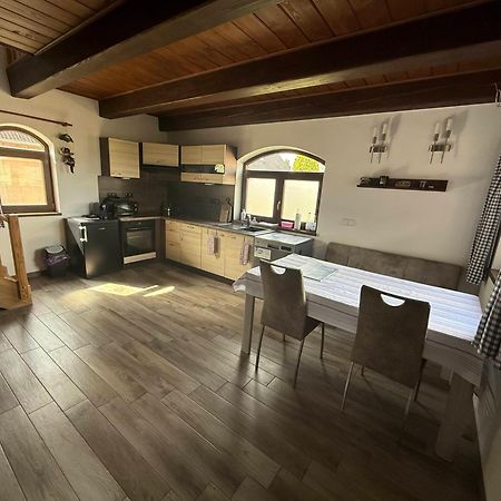 Penzion - Apartman Prestavlky Trsice ภายนอก รูปภาพ