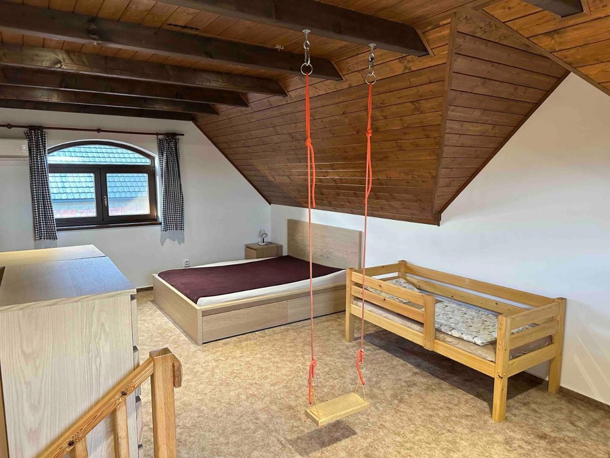 Penzion - Apartman Prestavlky Trsice ภายนอก รูปภาพ